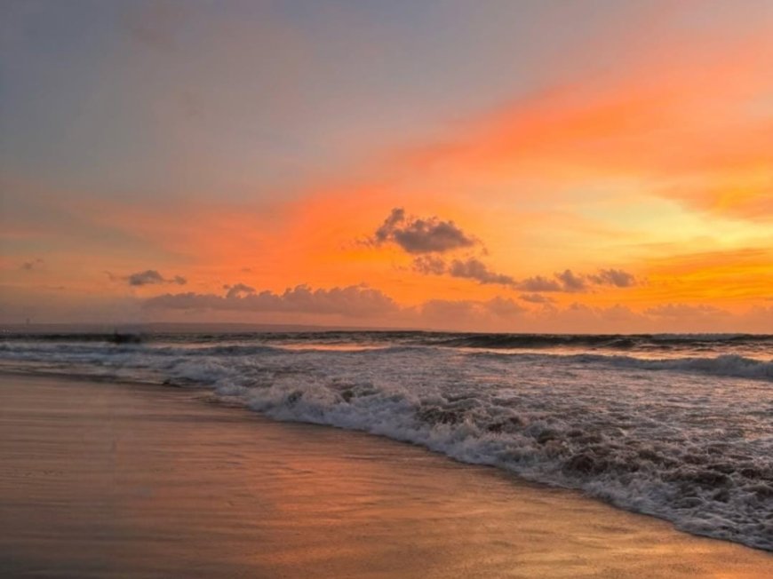 Sunset over Petitenget Beach in Seminyak, Bali