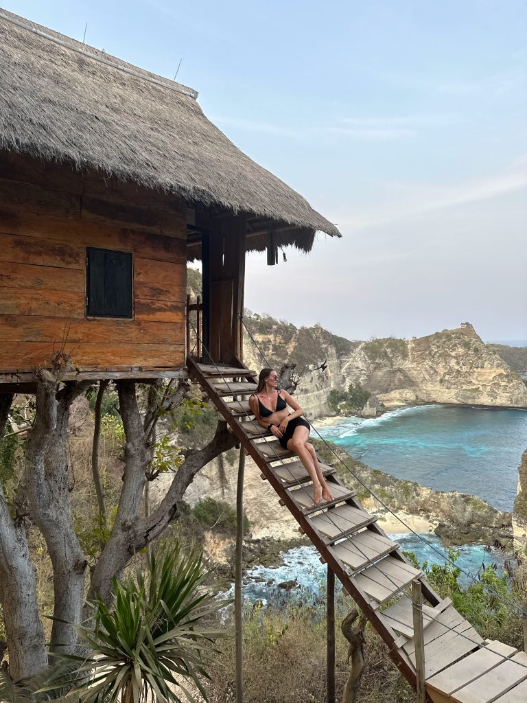 Tree house viewpoint overlooking Diamond Beach in Nusa Penida, Bali